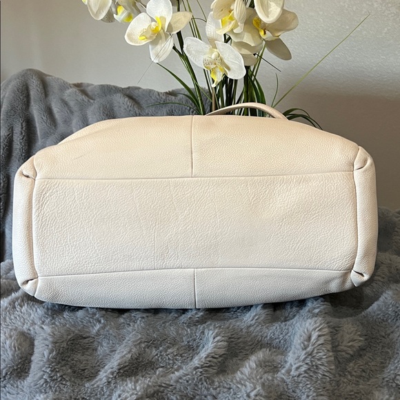 Coach Madison Phoebe Ivory Pebble Leather Shoulder Bag EUC retail $395 - Picture 6 of 11
